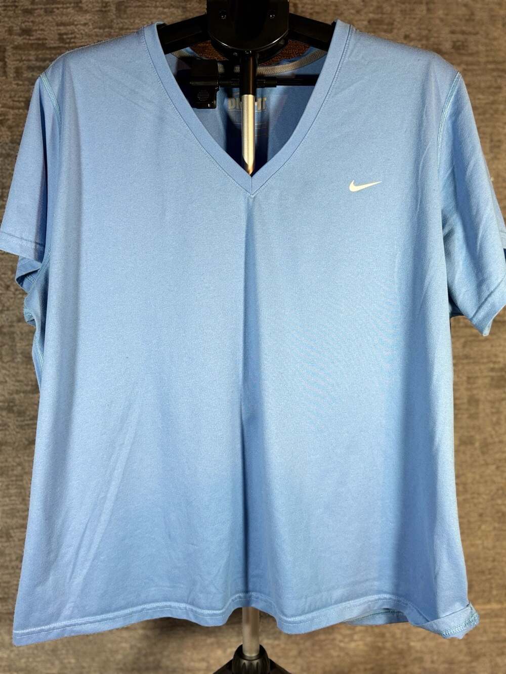 Nike Dri-FIT V-Neck Short Sleeve‎ Athletic T-Shirt Light Blue
